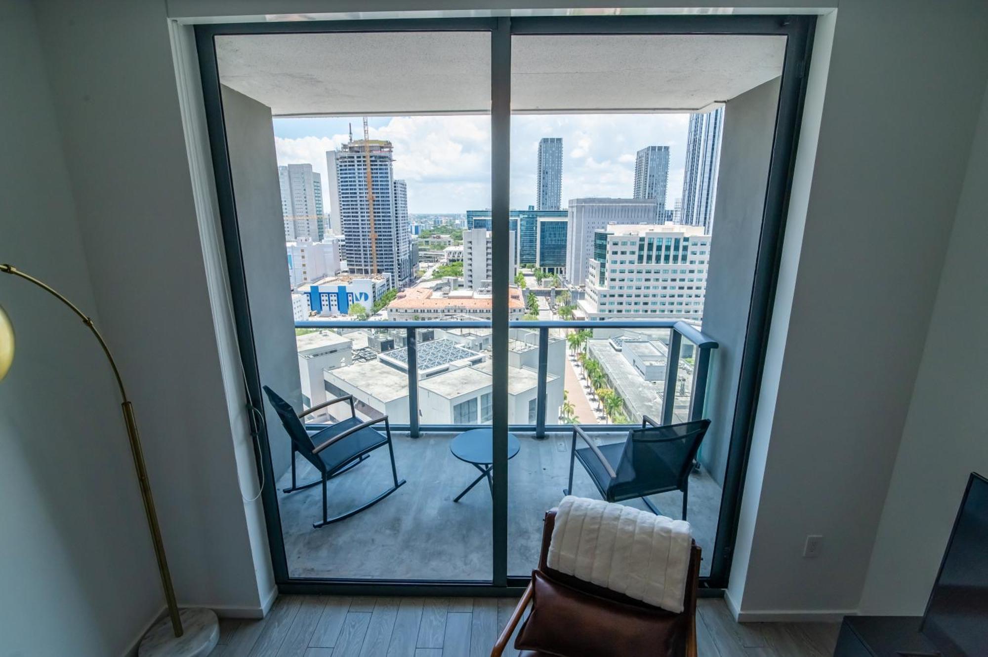 Luxurious King Bed Suite In Downtown Miami Kültér fotó