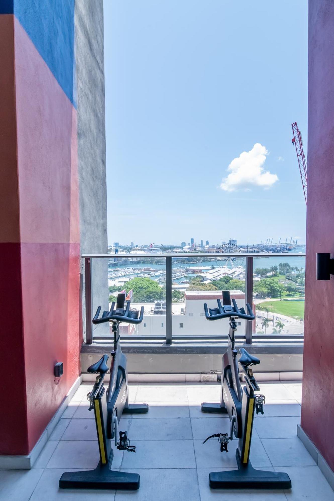 Luxurious King Bed Suite In Downtown Miami Kültér fotó