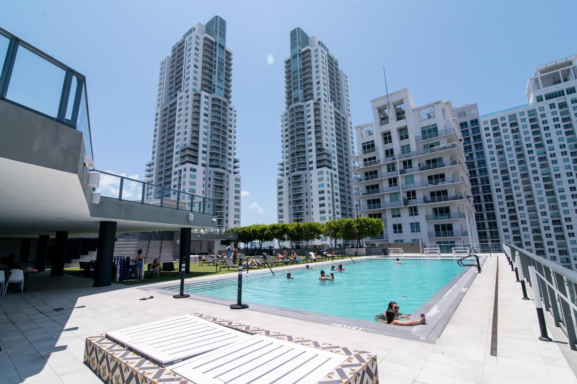 Luxurious King Bed Suite In Downtown Miami Kültér fotó